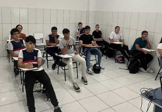 Parceria entre Vera Cruz e Secretaria de Juventude garante bolsas para curso técnico em Recursos Humanos para jovens de Patos
